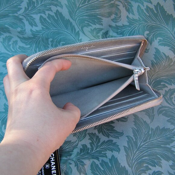 RARE Authentic CHANEL Silver Leather Wallet EUC with Card - Picture 10 of 15